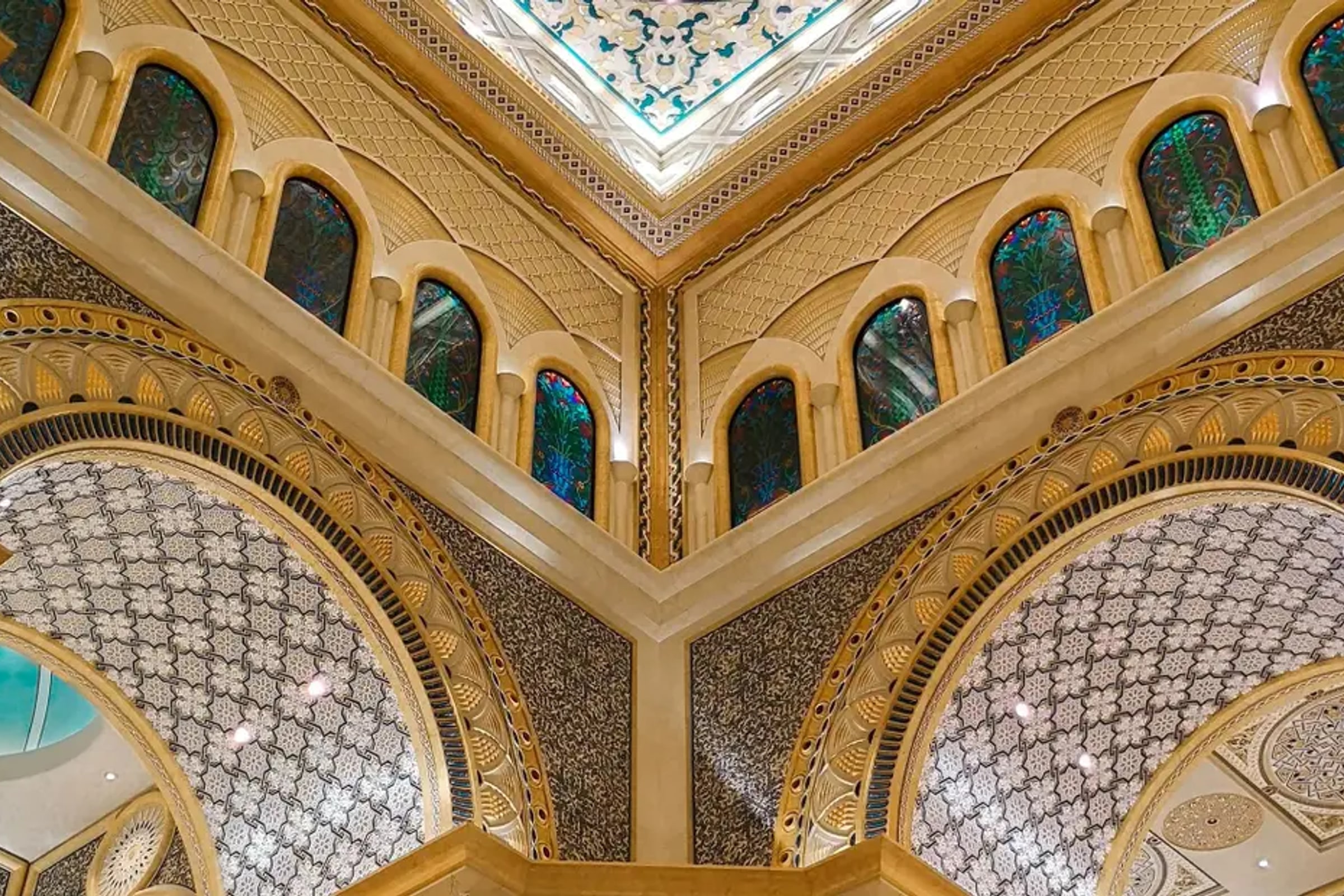 Abu Dhabi Hop-On Hop-Off Bus Tour